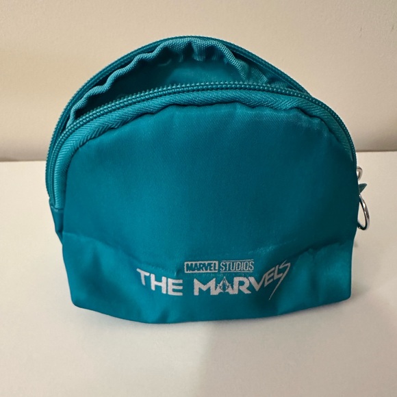 Thrive Marvel Causmetics Pouch-NWOT - Picture 2 of 10